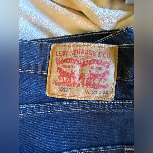 Levi Strauss. Size 31 W 32 L. - Picture 3 of 3